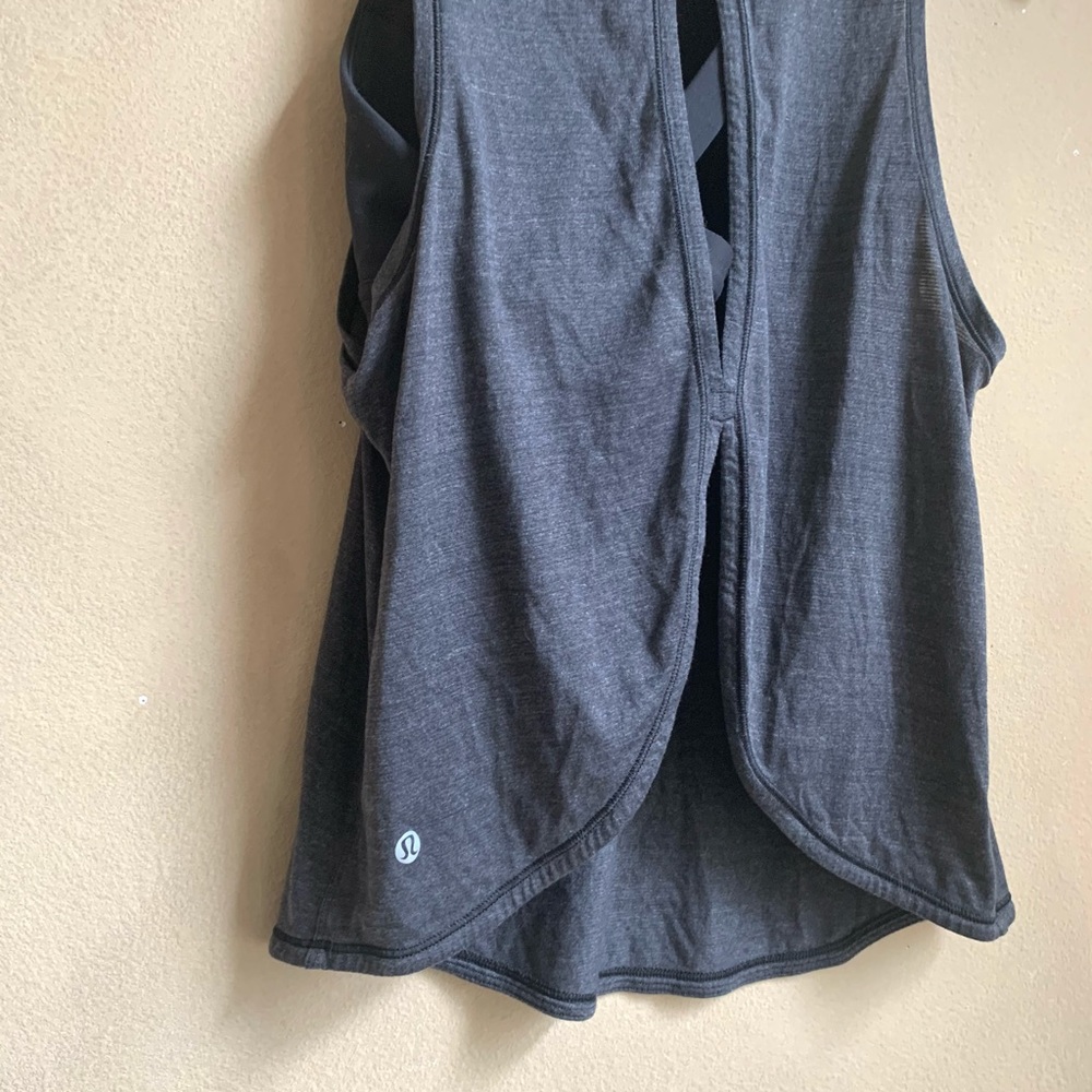 EUC✨Lululemon Built In Bra Top - Picture 6 of 12